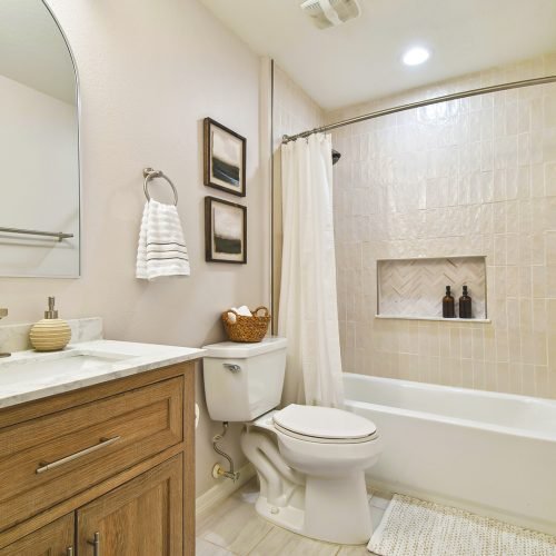Florida-Friendly Waterproof Flooring Options for Your Bathroom Remodel